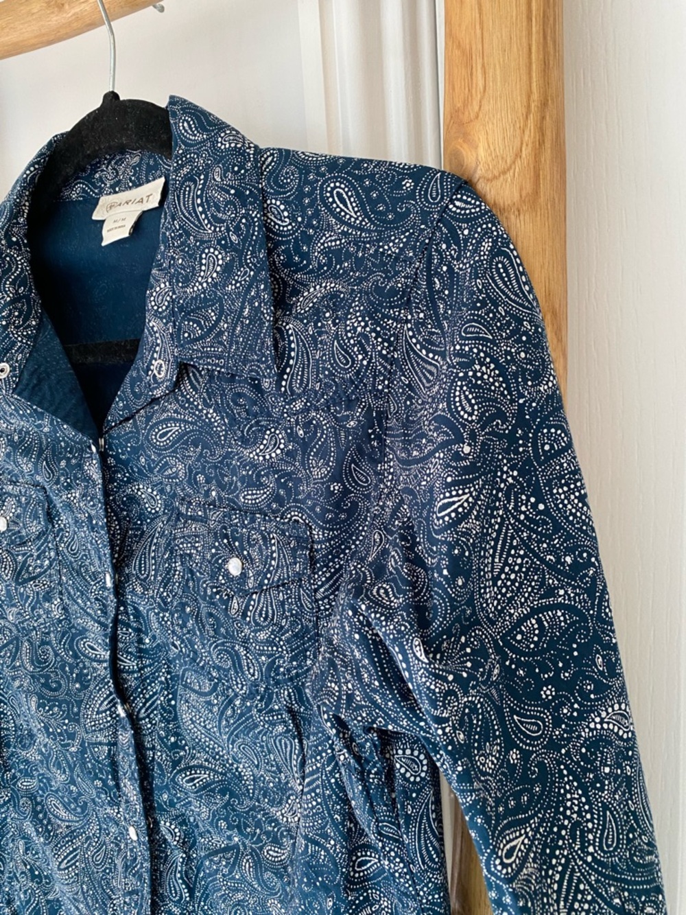 Ariat Paisley Pearl Snap Western Shirt
Long Sleeve Womens Sz M Blue Cowgirl - Picture 2 of 7
